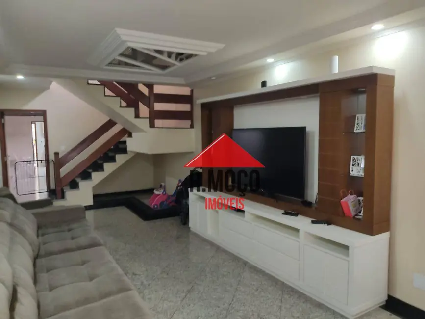 Sobrado com 3 quartos à venda, 173m2 em Vila Guilhermina, São Paulo - SP - imagem 4 Foto 4 de Sobrado com 3 quartos à venda, 173m2 em Vila Guilhermina, São Paulo - SP