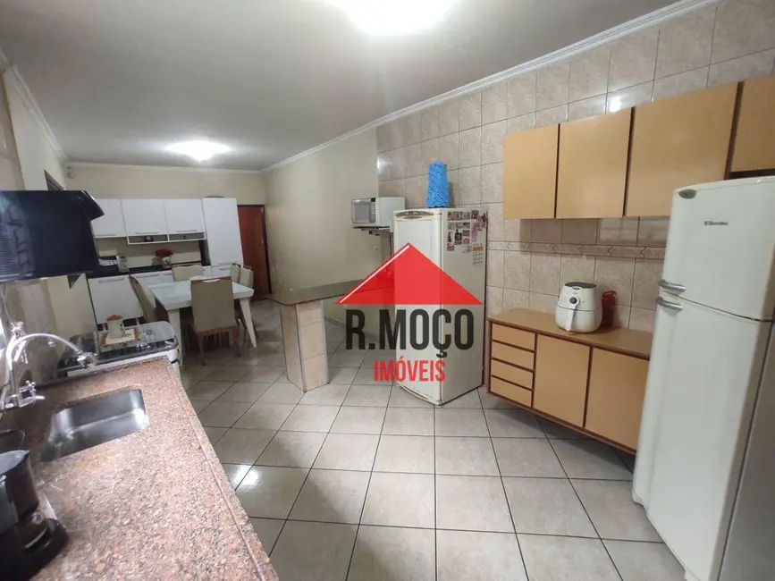 Sobrado com 3 quartos à venda, 160m2 em Vila Guilhermina, São Paulo - SP - imagem 5 Foto 5 de Sobrado com 3 quartos à venda, 160m2 em Vila Guilhermina, São Paulo - SP