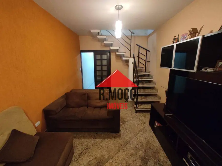 Sobrado com 3 quartos à venda, 160m2 em Vila Guilhermina, São Paulo - SP - imagem 2 Foto 2 de Sobrado com 3 quartos à venda, 160m2 em Vila Guilhermina, São Paulo - SP