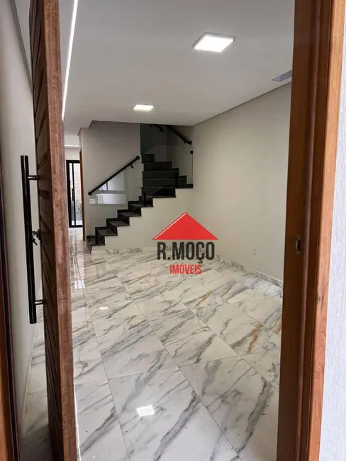 Sobrado com 3 quartos à venda, 186m2 em Vila Ré, São Paulo - SP - imagem 6 Foto 6 de Sobrado com 3 quartos à venda, 186m2 em Vila Ré, São Paulo - SP