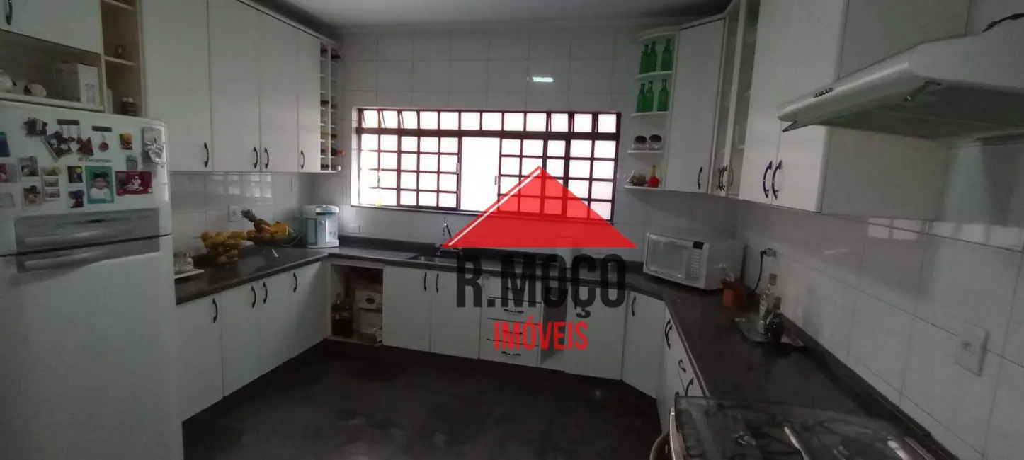 Sobrado com 3 quartos à venda, 186m2 em Vila Santana, São Paulo - SP - imagem 1 Foto 1 de Sobrado com 3 quartos à venda, 186m2 em Vila Santana, São Paulo - SP