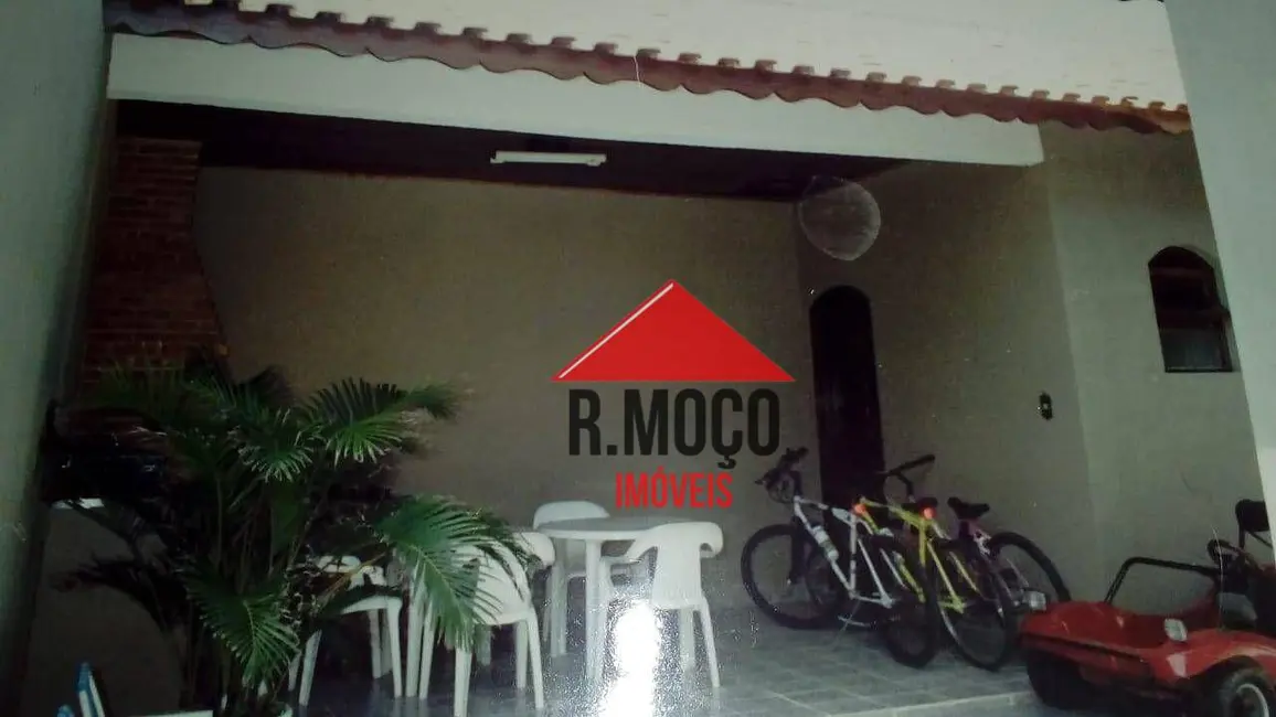 Foto 4 de Casa com 3 quartos à venda, 176m2 em Itanhaem - SP