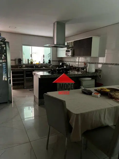Sobrado com 3 quartos à venda, 96m2 em Vila Guilhermina, São Paulo - SP - imagem 3 Foto 3 de Sobrado com 3 quartos à venda, 96m2 em Vila Guilhermina, São Paulo - SP