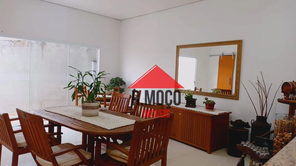 Sobrado com 3 quartos à venda, 300m2 em Jardim Triana, São Paulo - SP - imagem 4 Foto 4 de Sobrado com 3 quartos à venda, 300m2 em Jardim Triana, São Paulo - SP