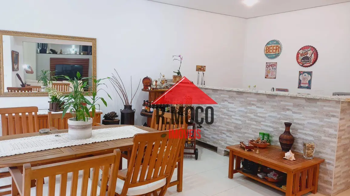 Sobrado com 3 quartos à venda, 300m2 em Jardim Triana, São Paulo - SP - imagem 5 Foto 5 de Sobrado com 3 quartos à venda, 300m2 em Jardim Triana, São Paulo - SP