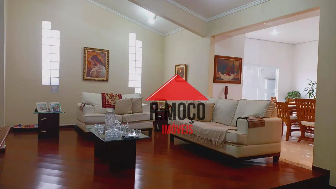 Sobrado com 3 quartos à venda, 300m2 em Jardim Triana, São Paulo - SP - imagem 7 Foto 7 de Sobrado com 3 quartos à venda, 300m2 em Jardim Triana, São Paulo - SP