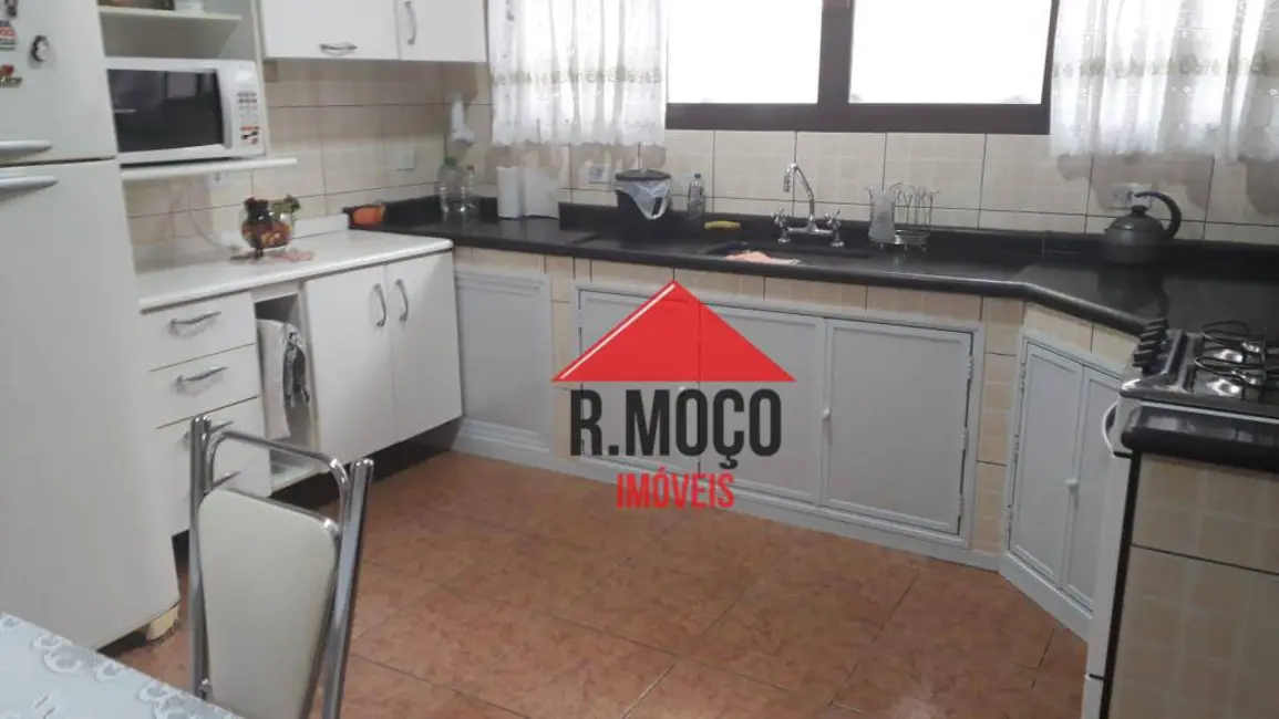 Sobrado com 3 quartos à venda, 232m2 em Vila Guilhermina, São Paulo - SP - imagem 8 Foto 8 de Sobrado com 3 quartos à venda, 232m2 em Vila Guilhermina, São Paulo - SP