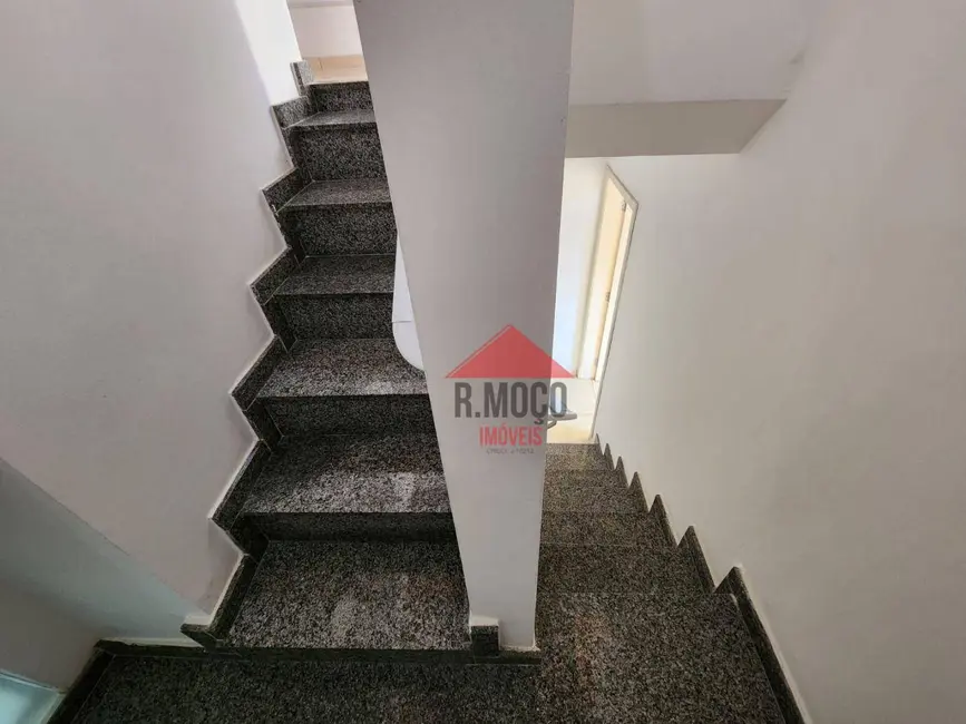 Foto 8 de Sobrado com 3 quartos para alugar, 180m2 em Chácara Seis de Outubro, São Paulo - SP