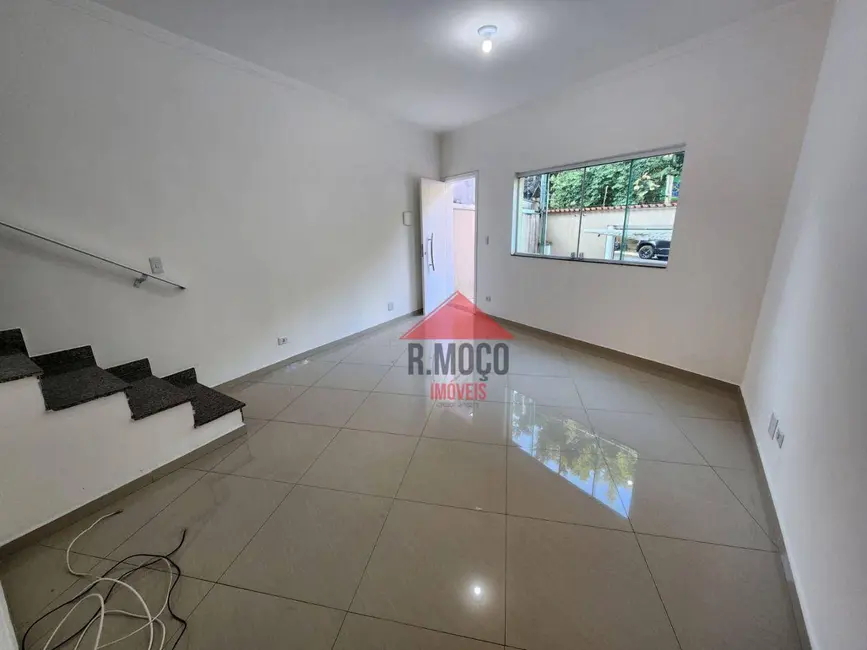 Foto 1 de Sobrado com 3 quartos para alugar, 180m2 em Chácara Seis de Outubro, São Paulo - SP