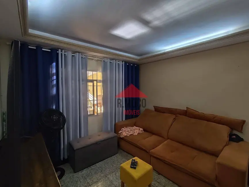 Foto 2 de Sobrado com 4 quartos à venda, 210m2 em Vila Guilhermina, São Paulo - SP