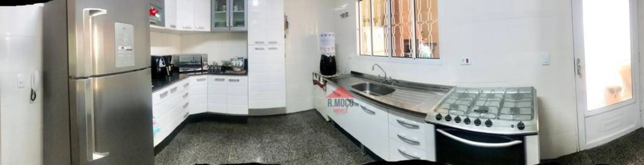 Sobrado com 4 quartos à venda, 300m2 em Jardim Triana, São Paulo - SP - imagem 7 Foto 7 de Sobrado com 4 quartos à venda, 300m2 em Jardim Triana, São Paulo - SP