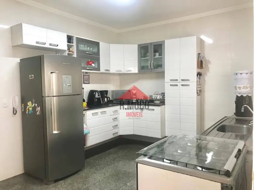 Sobrado com 4 quartos à venda, 300m2 em Jardim Triana, São Paulo - SP - imagem 5 Foto 5 de Sobrado com 4 quartos à venda, 300m2 em Jardim Triana, São Paulo - SP