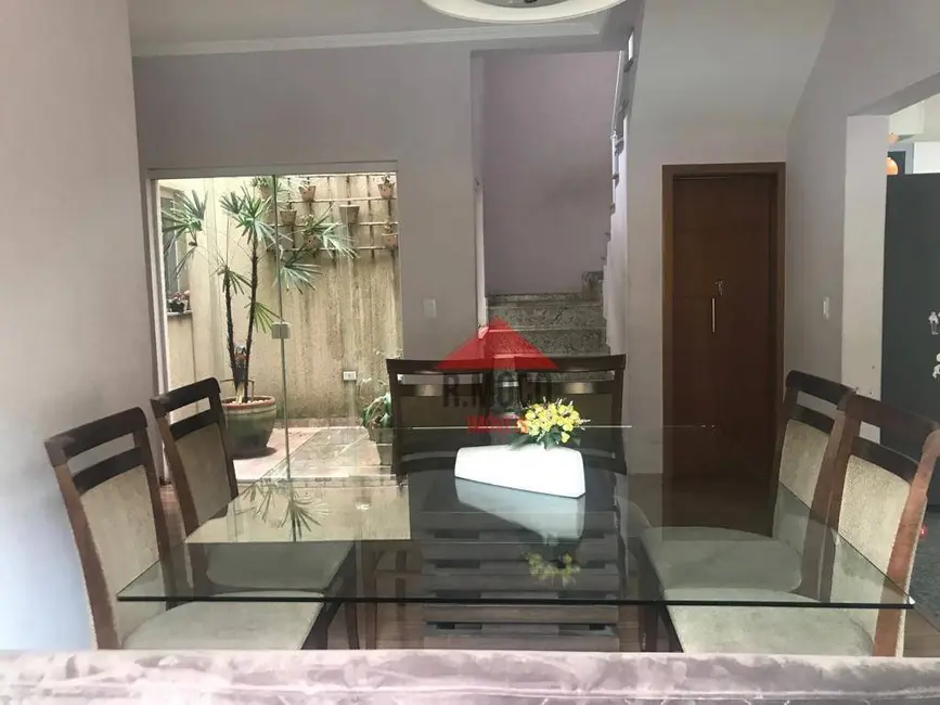 Sobrado com 4 quartos à venda, 300m2 em Jardim Triana, São Paulo - SP - imagem 9 Foto 9 de Sobrado com 4 quartos à venda, 300m2 em Jardim Triana, São Paulo - SP