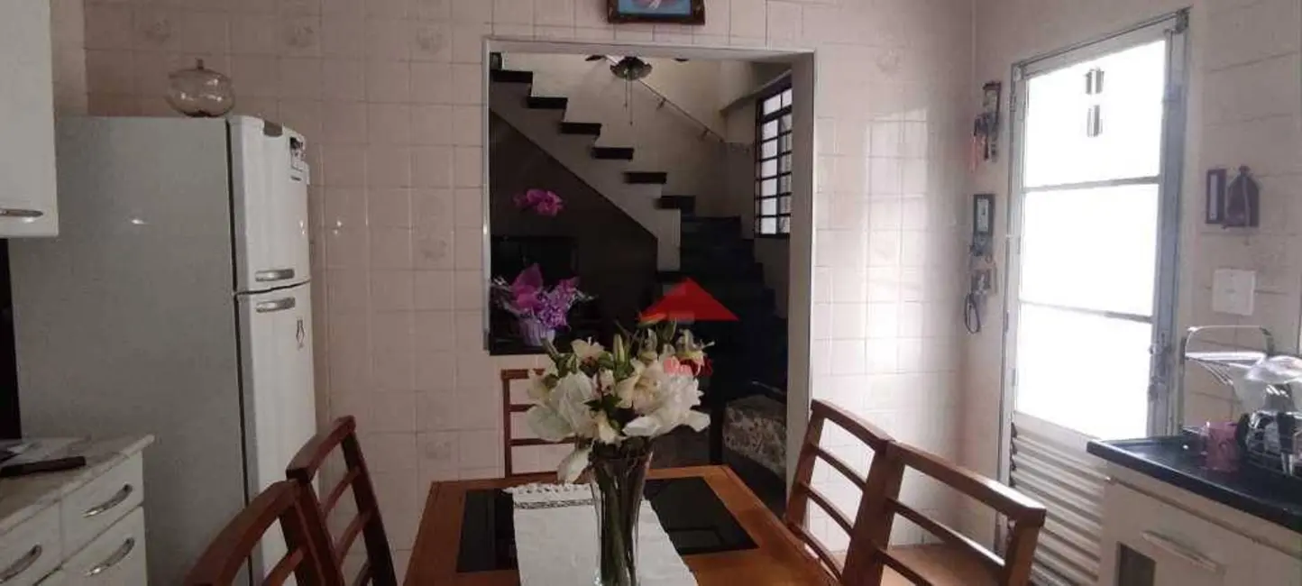 Foto 8 de Casa com 4 quartos à venda, 300m2 em Vila Dalila, São Paulo - SP