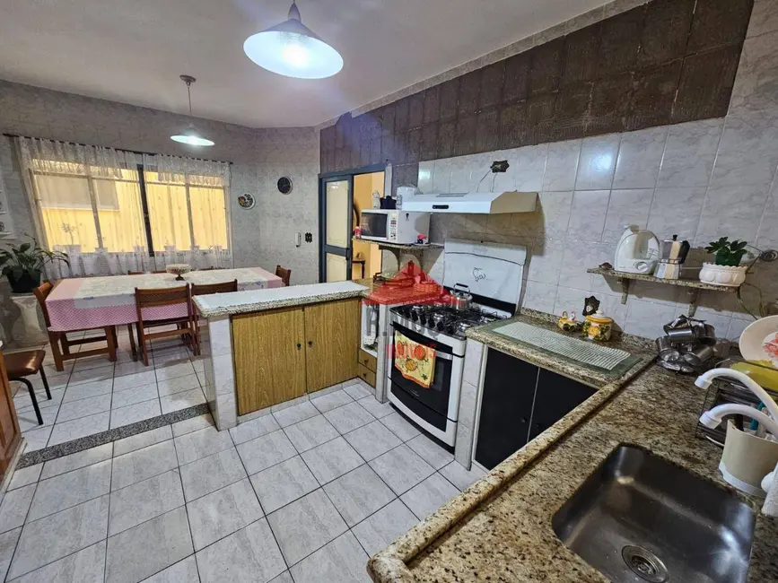 Foto 2 de Casa com 3 quartos à venda, 450m2 em Chácara Seis de Outubro, São Paulo - SP