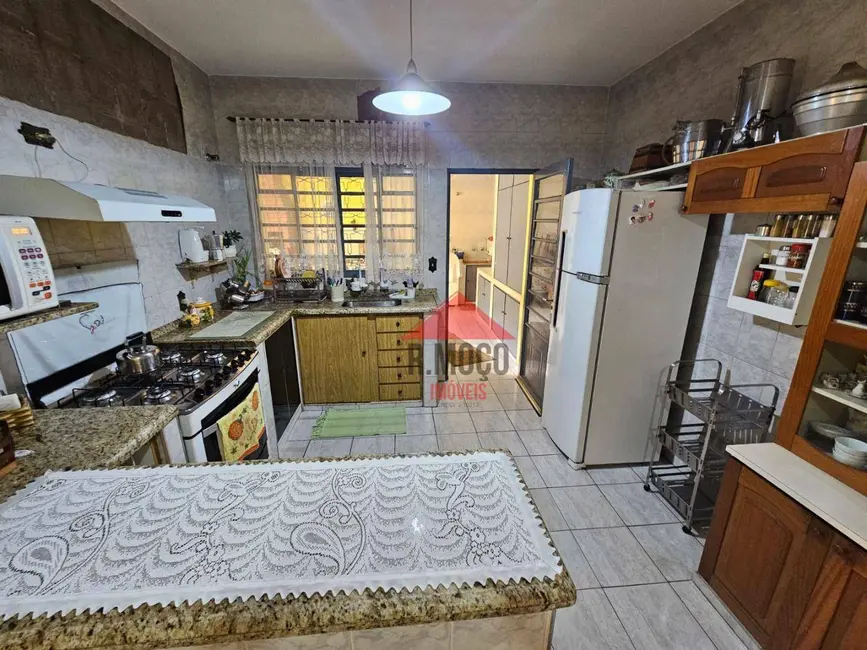 Foto 3 de Casa com 3 quartos à venda, 450m2 em Chácara Seis de Outubro, São Paulo - SP