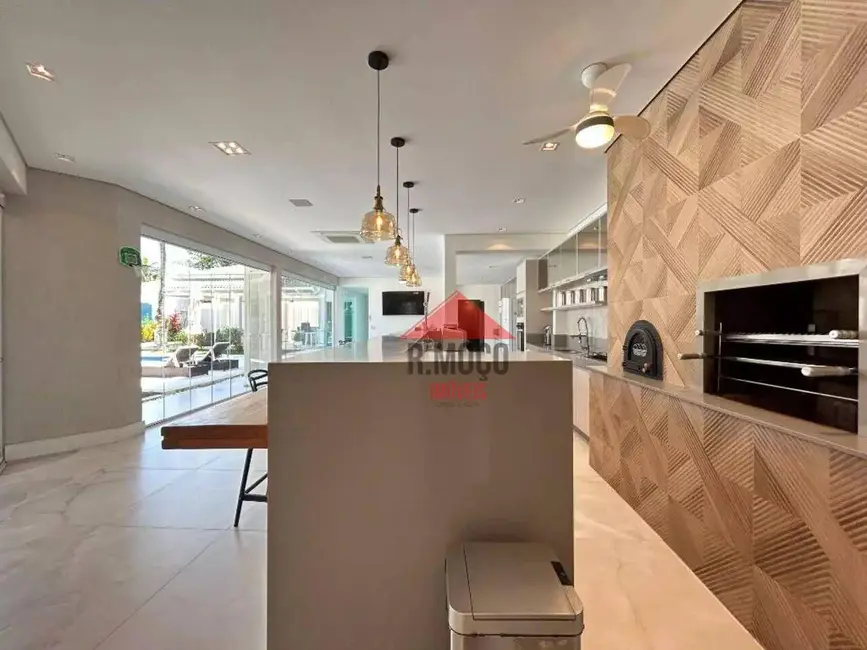 Casa com 9 quartos à venda, 3000m2 em Acapulco, Guaruja - SP - imagem 5 Foto 5 de Casa com 9 quartos à venda, 3000m2 em Acapulco, Guaruja - SP