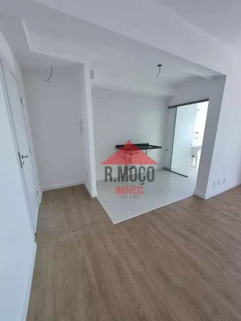 Foto 2 de Apartamento com 2 quartos para alugar, 70m2 em Vila Guilhermina, São Paulo - SP