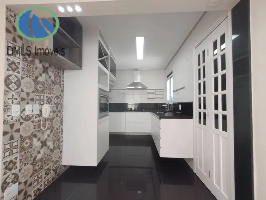 Apartamento com 3 quartos à venda, 85m2 em Jardim Tupanci, Barueri - SP - imagem 5 Foto 5 de Apartamento com 3 quartos à venda, 85m2 em Jardim Tupanci, Barueri - SP