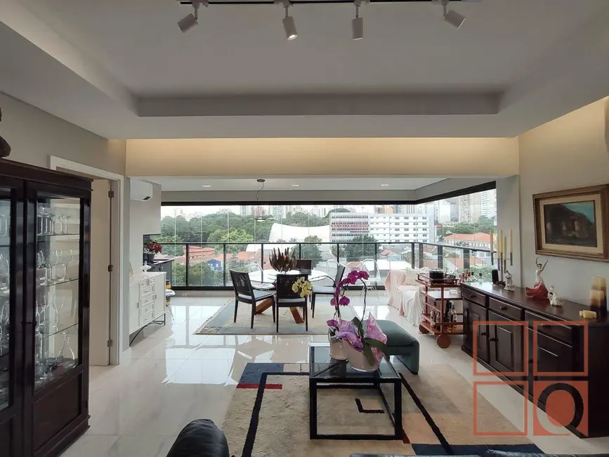 Apartamento com 2 quartos para alugar, 111m2 em Água Branca, São Paulo - SP - imagem 3 Foto 3 de Apartamento com 2 quartos para alugar, 111m2 em Água Branca, São Paulo - SP