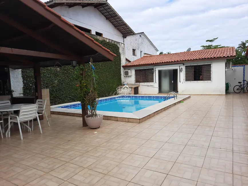 Foto 2 de Casa com 5 quartos à venda, 310m2 em Enseada, Guaruja - SP