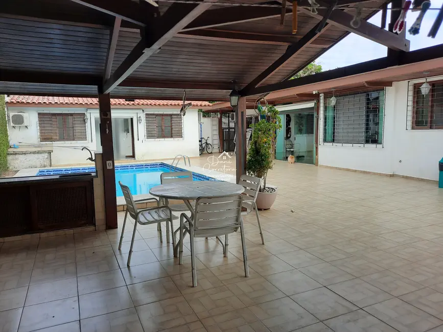 Sobrado com 5 quartos à venda, 310m2 em Enseada, Guaruja - SP - imagem 3 Foto 3 de Sobrado com 5 quartos à venda, 310m2 em Enseada, Guaruja - SP