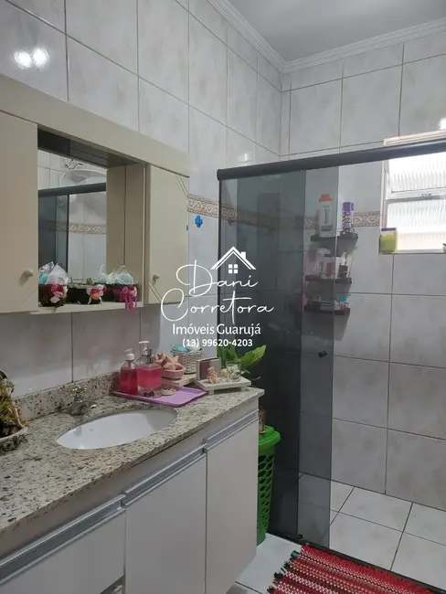Sobrado com 5 quartos à venda, 200m2 em Jardim Santa Maria, Guaruja - SP - imagem 8 Foto 8 de Sobrado com 5 quartos à venda, 200m2 em Jardim Santa Maria, Guaruja - SP