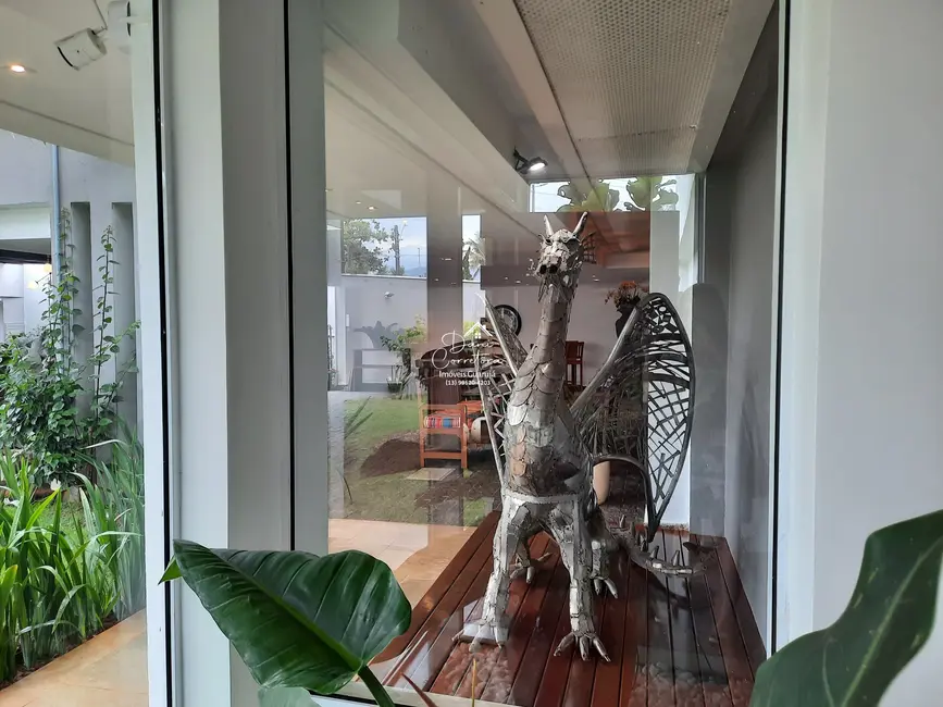 Sobrado com 6 quartos à venda, 440m2 em Balneário Praia do Pernambuco, Guaruja - SP - imagem 8 Foto 8 de Sobrado com 6 quartos à venda, 440m2 em Balneário Praia do Pernambuco, Guaruja - SP