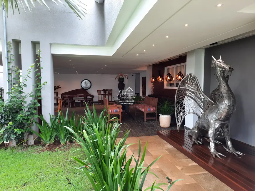 Sobrado com 6 quartos à venda, 440m2 em Balneário Praia do Pernambuco, Guaruja - SP - imagem 4 Foto 4 de Sobrado com 6 quartos à venda, 440m2 em Balneário Praia do Pernambuco, Guaruja - SP