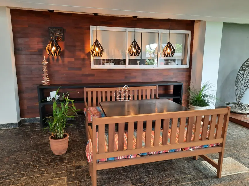 Sobrado com 6 quartos à venda, 440m2 em Balneário Praia do Pernambuco, Guaruja - SP - imagem 9 Foto 9 de Sobrado com 6 quartos à venda, 440m2 em Balneário Praia do Pernambuco, Guaruja - SP