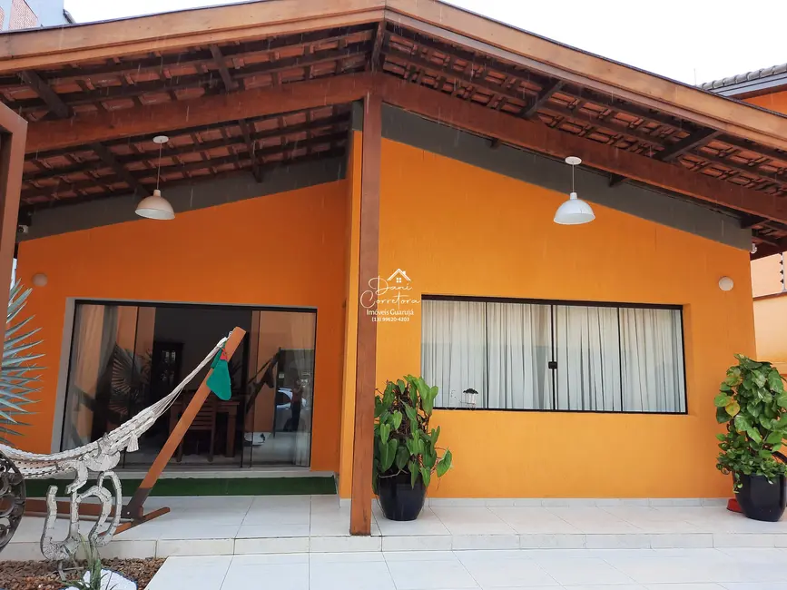 Sobrado com 3 quartos à venda, 249m2 em Enseada, Guaruja - SP - imagem 1 Foto 1 de Sobrado com 3 quartos à venda, 249m2 em Enseada, Guaruja - SP