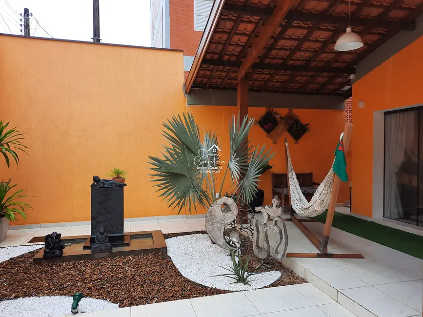 Sobrado com 3 quartos à venda, 249m2 em Enseada, Guaruja - SP - imagem 2 Foto 2 de Sobrado com 3 quartos à venda, 249m2 em Enseada, Guaruja - SP