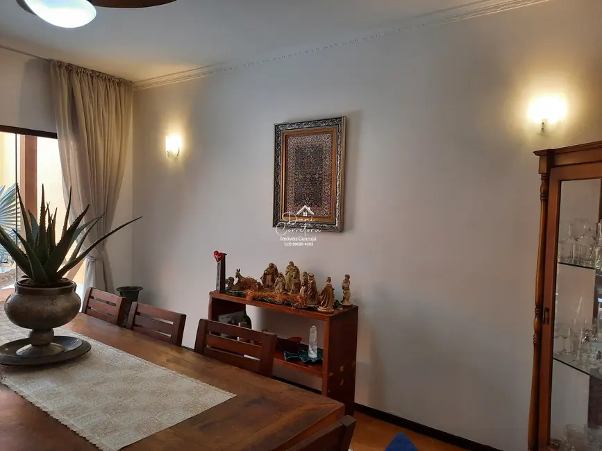 Sobrado com 3 quartos à venda, 249m2 em Enseada, Guaruja - SP - imagem 8 Foto 8 de Sobrado com 3 quartos à venda, 249m2 em Enseada, Guaruja - SP