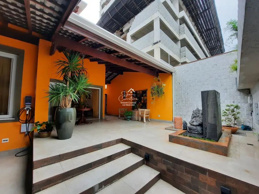 Foto 1 de Casa com 4 quartos à venda, 334m2 em Enseada, Guaruja - SP