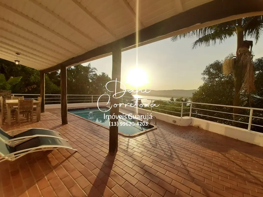 Sobrado com 4 quartos à venda e para alugar, 410m2 em Enseada, Guaruja - SP - imagem 8 Foto 8 de Sobrado com 4 quartos à venda e para alugar, 410m2 em Enseada, Guaruja - SP