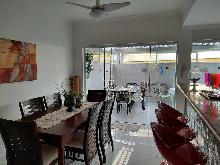 Sobrado com 3 quartos à venda, 184m2 em Loteamento João Batista Julião, Guaruja - SP - imagem 6 Foto 6 de Sobrado com 3 quartos à venda, 184m2 em Loteamento João Batista Julião, Guaruja - SP