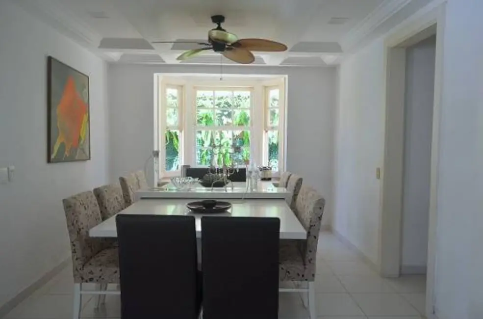 Sobrado com 5 quartos à venda e para alugar, 300m2 em Jardim Acapulco, Guaruja - SP - imagem 2 Foto 2 de Sobrado com 5 quartos à venda e para alugar, 300m2 em Jardim Acapulco, Guaruja - SP