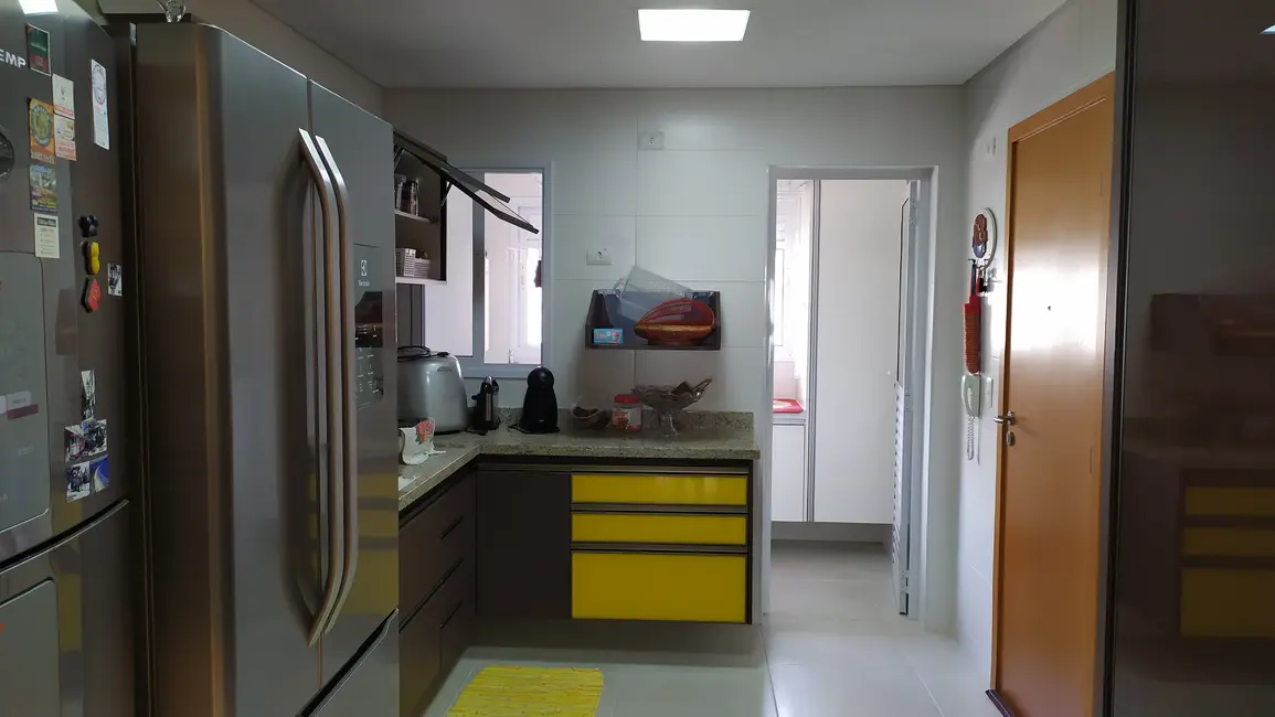 Apartamento com 3 quartos à venda, 144m2 em Pitangueiras, Guaruja - SP - imagem 4 Foto 4 de Apartamento com 3 quartos à venda, 144m2 em Pitangueiras, Guaruja - SP