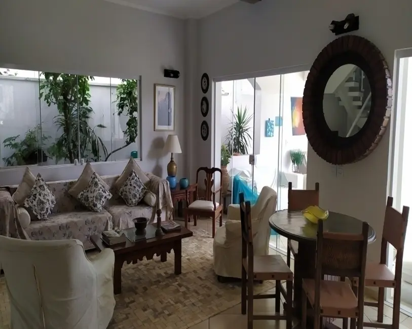Sobrado com 4 quartos à venda e para alugar, 390m2 em Jardim Acapulco, Guaruja - SP - imagem 4 Foto 4 de Sobrado com 4 quartos à venda e para alugar, 390m2 em Jardim Acapulco, Guaruja - SP