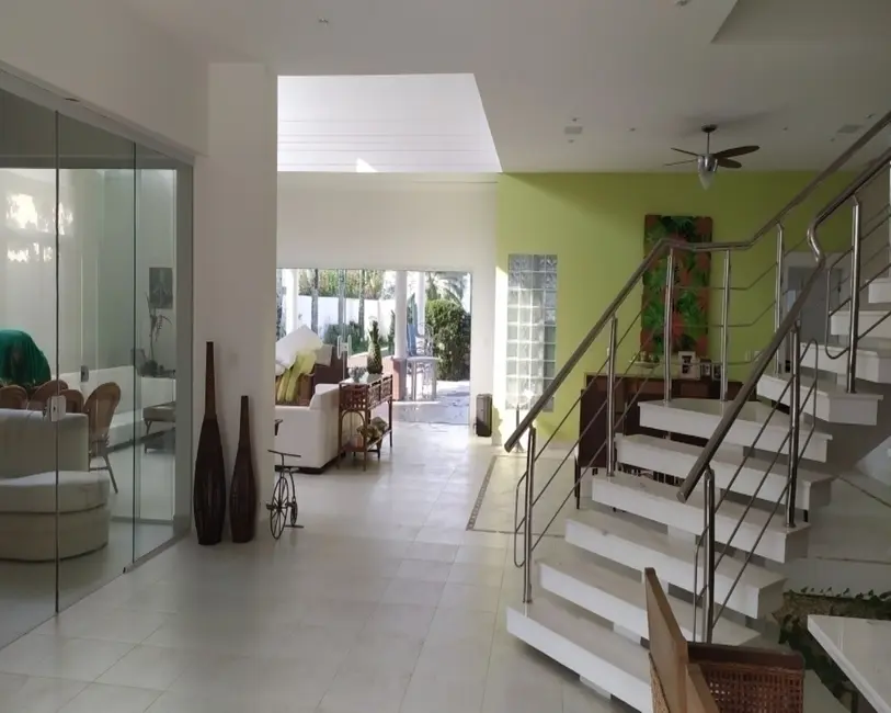 Foto 2 de Sobrado com 6 quartos para alugar, 890m2 em Jardim Acapulco, Guaruja - SP