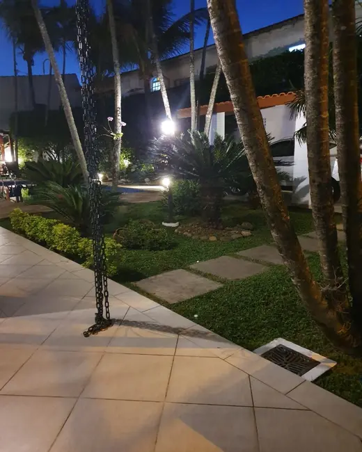 Sobrado com 4 quartos à venda, 360m2 em Vila Santa Rosa, Guaruja - SP - imagem 7 Foto 7 de Sobrado com 4 quartos à venda, 360m2 em Vila Santa Rosa, Guaruja - SP