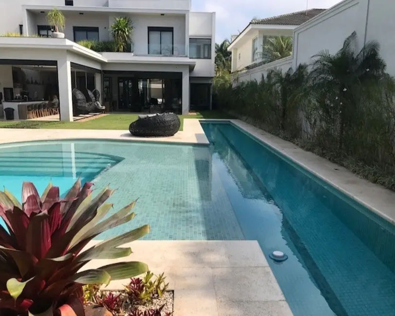 Sobrado com 8 quartos à venda, 750m2 em Acapulco, Guaruja - SP - imagem 5 Foto 5 de Sobrado com 8 quartos à venda, 750m2 em Acapulco, Guaruja - SP