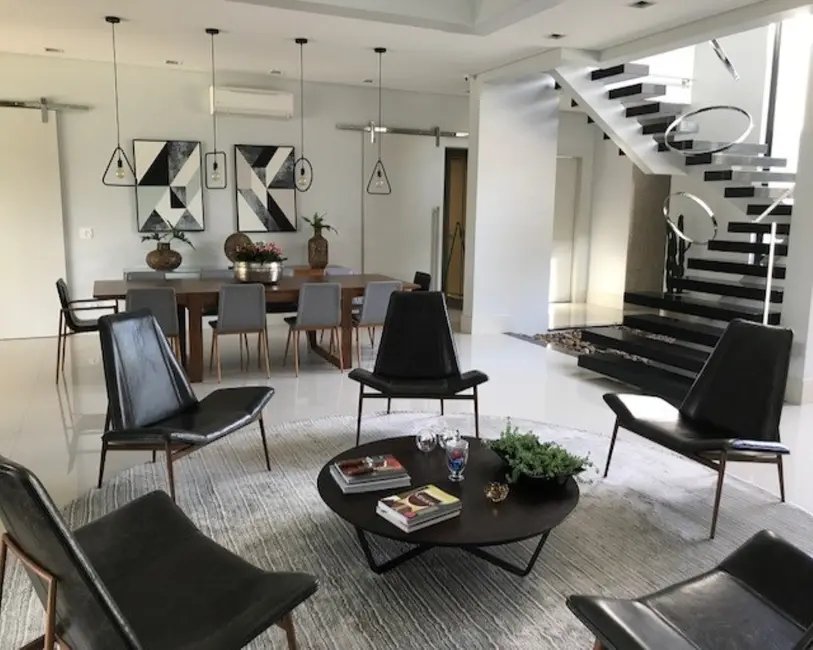 Sobrado com 8 quartos à venda, 750m2 em Acapulco, Guaruja - SP - imagem 3 Foto 3 de Sobrado com 8 quartos à venda, 750m2 em Acapulco, Guaruja - SP