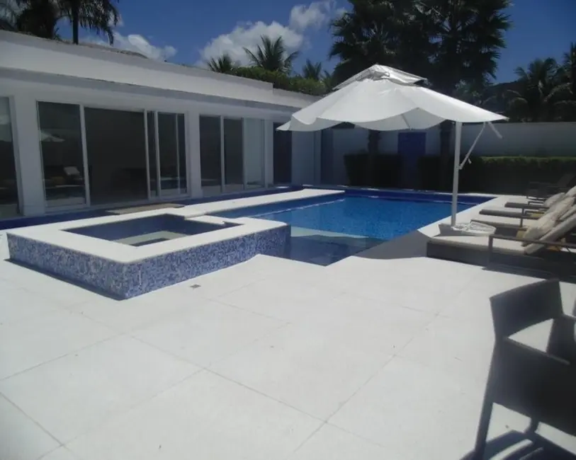Sobrado com 6 quartos à venda, 797m2 em Jardim Acapulco, Guaruja - SP - imagem 2 Foto 2 de Sobrado com 6 quartos à venda, 797m2 em Jardim Acapulco, Guaruja - SP