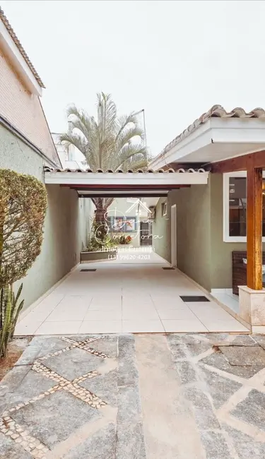 Foto 4 de Sobrado com 3 quartos à venda e para alugar, 150m2 em Balneário Praia do Pernambuco, Guaruja - SP