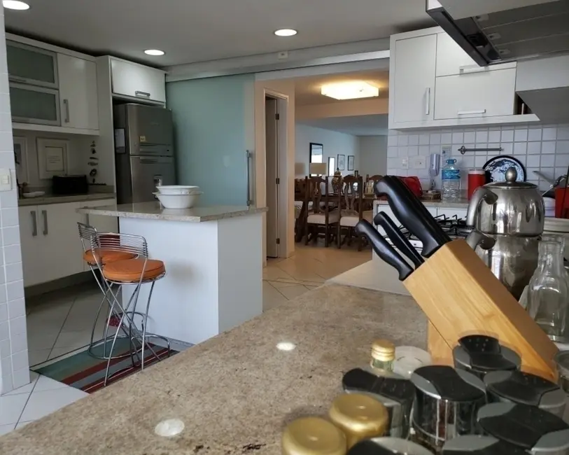 Foto 9 de Apartamento com 4 quartos à venda, 184m2 em Pitangueiras, Guaruja - SP