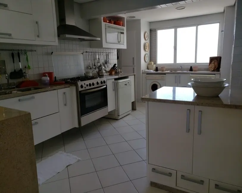 Foto 8 de Apartamento com 4 quartos à venda, 184m2 em Pitangueiras, Guaruja - SP