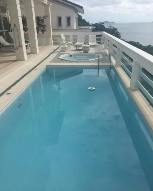 Sobrado com 4 quartos à venda, 300m2 em Guaruja - SP - imagem 5 Foto 5 de Sobrado com 4 quartos à venda, 300m2 em Guaruja - SP