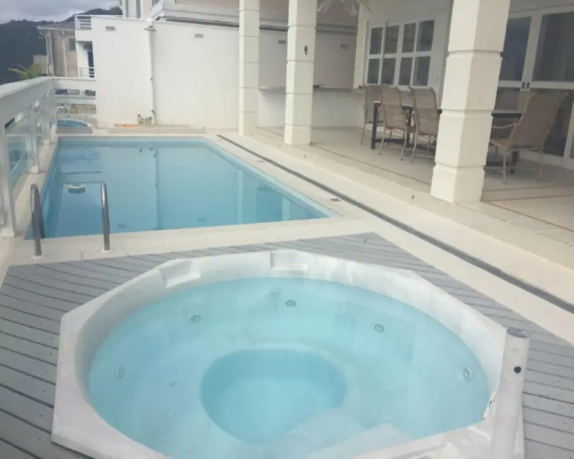 Sobrado com 4 quartos à venda, 300m2 em Guaruja - SP - imagem 3 Foto 3 de Sobrado com 4 quartos à venda, 300m2 em Guaruja - SP