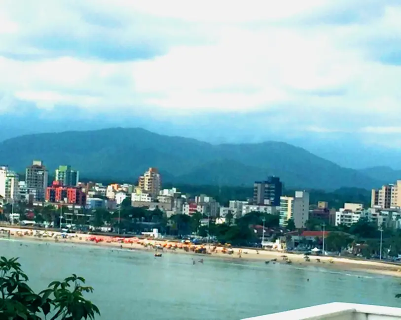 Sobrado com 4 quartos à venda, 300m2 em Guaruja - SP - imagem 4 Foto 4 de Sobrado com 4 quartos à venda, 300m2 em Guaruja - SP